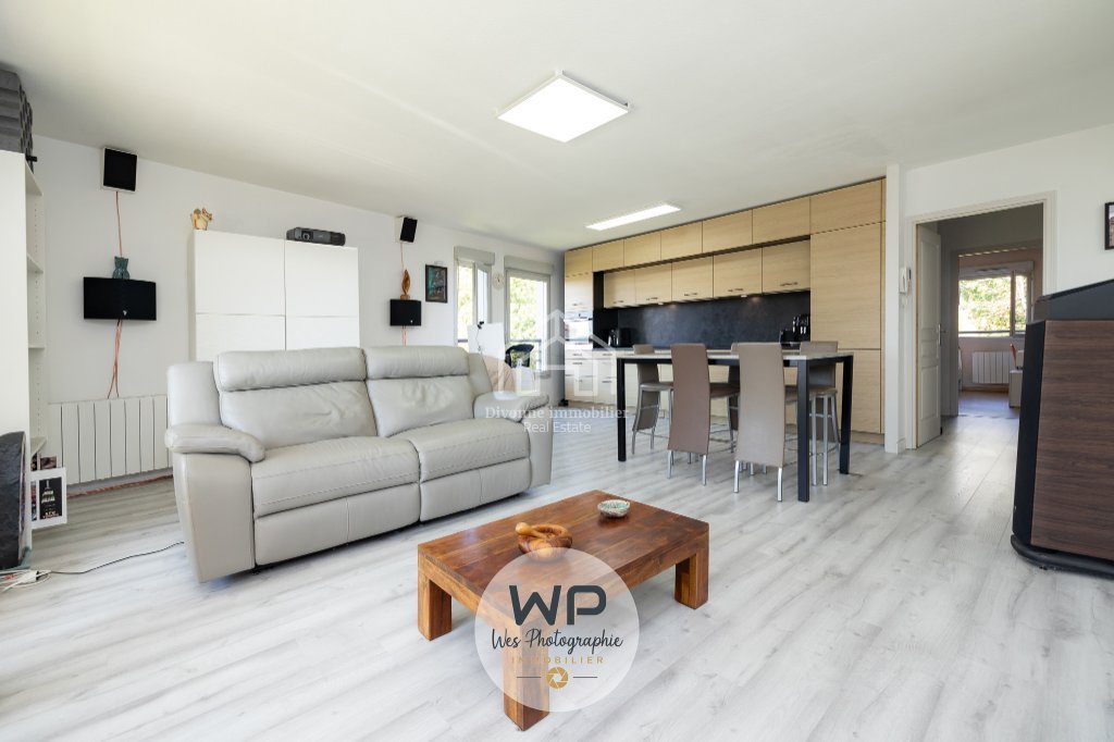 APPARTEMENT T4 A VENDRE - CESSY - 91.91 m2 - 490 000 &euro;