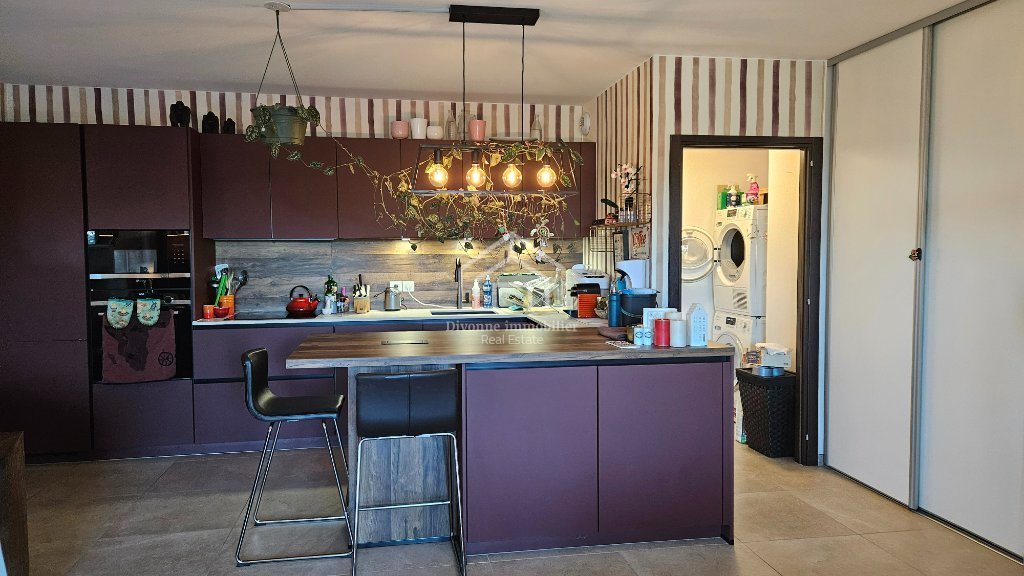 APPARTEMENT T4 A VENDRE - DIVONNE LES BAINS - 94.5 m2 - 750�000�&euro;