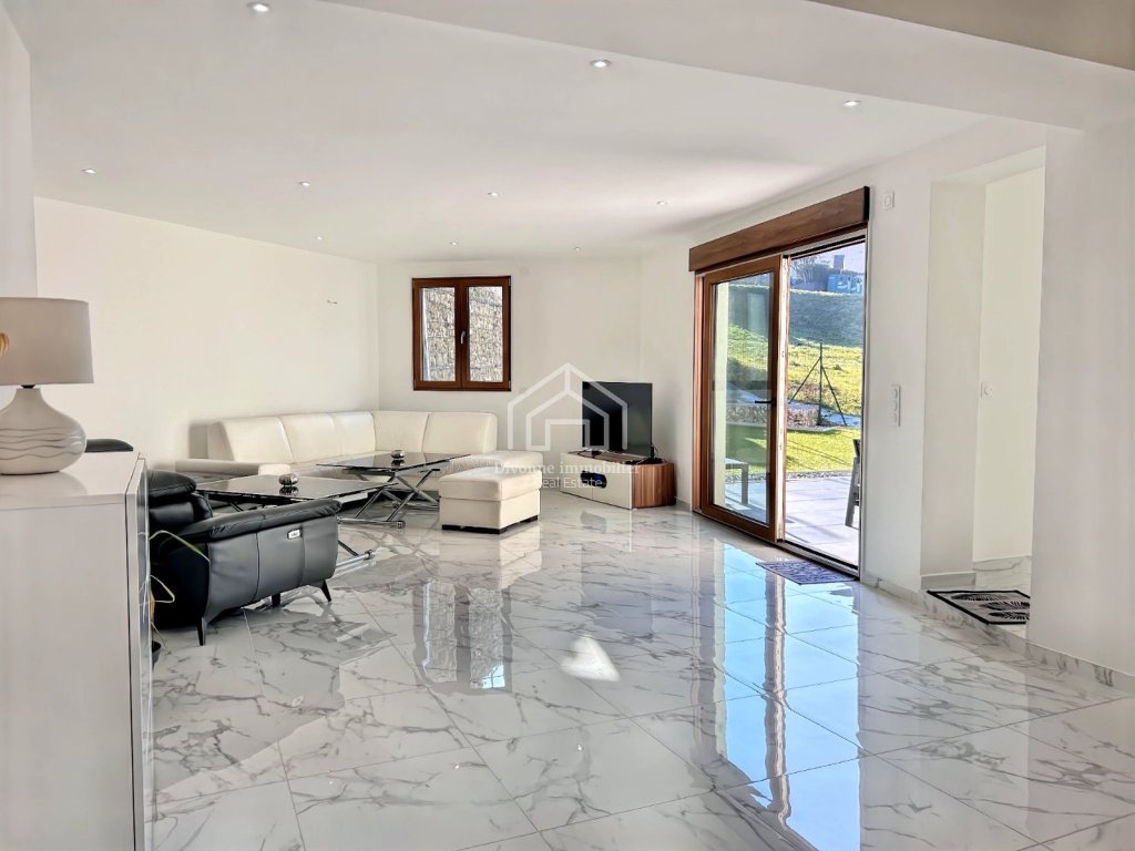 APARTMENT 4 ROOMS FOR SALE - ELOISE - 170 m2 - 395000€