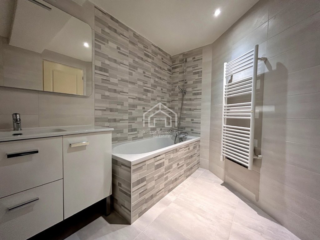 APARTMENT 4 ROOMS FOR SALE - ELOISE - 170 m2 - 395000€