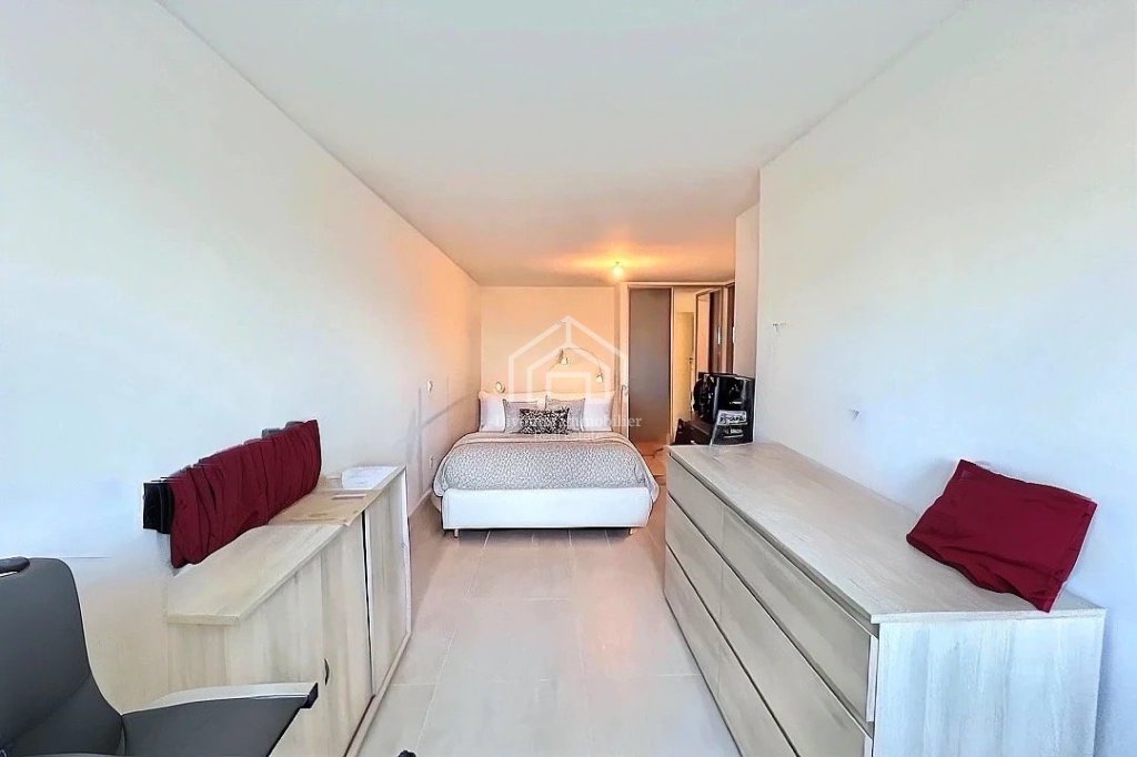 APARTMENT 4 ROOMS FOR SALE - ELOISE - 170 m2 - 395000€