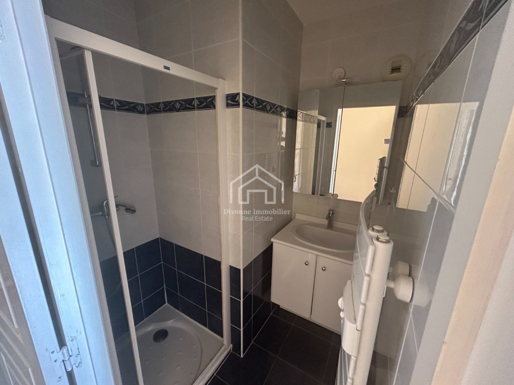 APPARTEMENT T5 A LOUER - DIVONNE LES BAINS - 149.79 m2 - 3 150 € charges comprises par mois