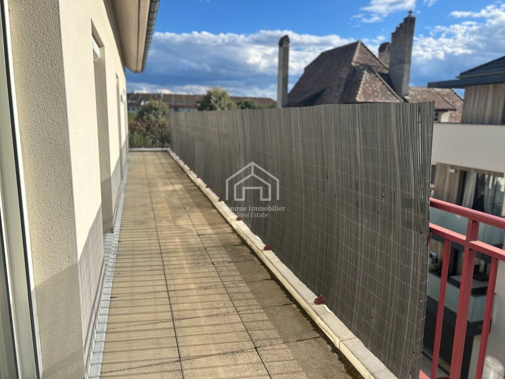 APPARTEMENT T5 A LOUER - DIVONNE LES BAINS - 149.79 m2 - 3 150 € charges comprises par mois