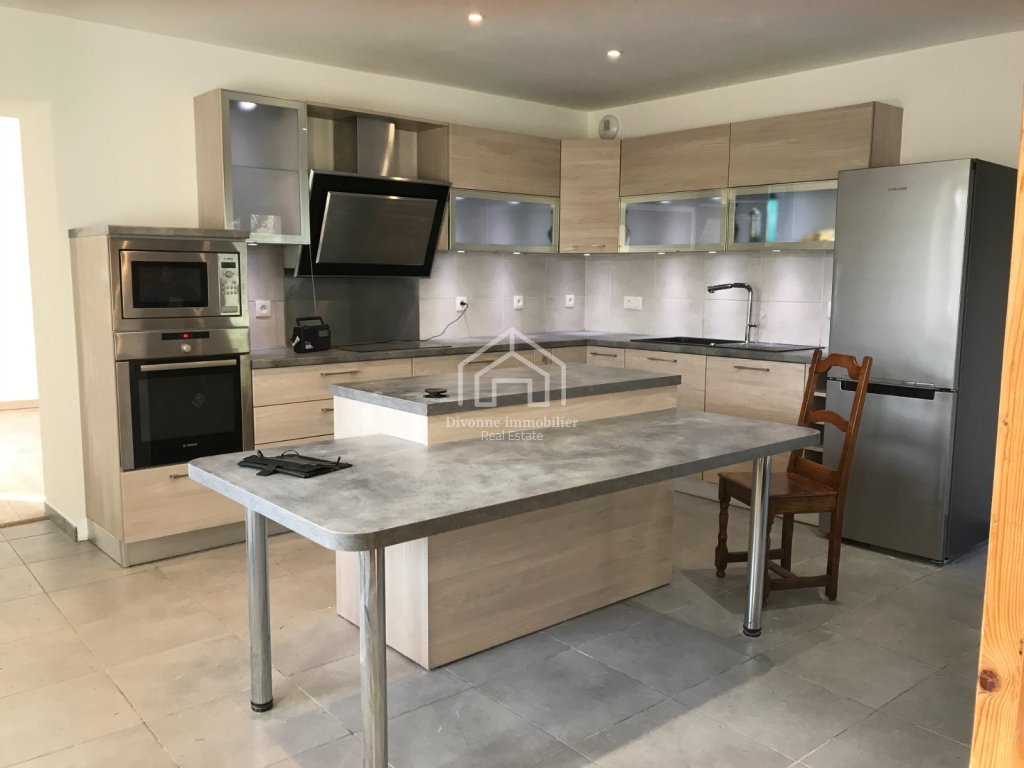 APARTMENT 5 ROOMS TO RENT - DIVONNE LES BAINS - 137.35 m2 - 2 550 &euro; including tenant fees