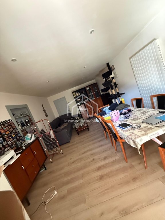 APARTMENT 5 ROOMS TO RENT - DIVONNE LES BAINS - 137.35 m2 - 2 550 &euro; including tenant fees