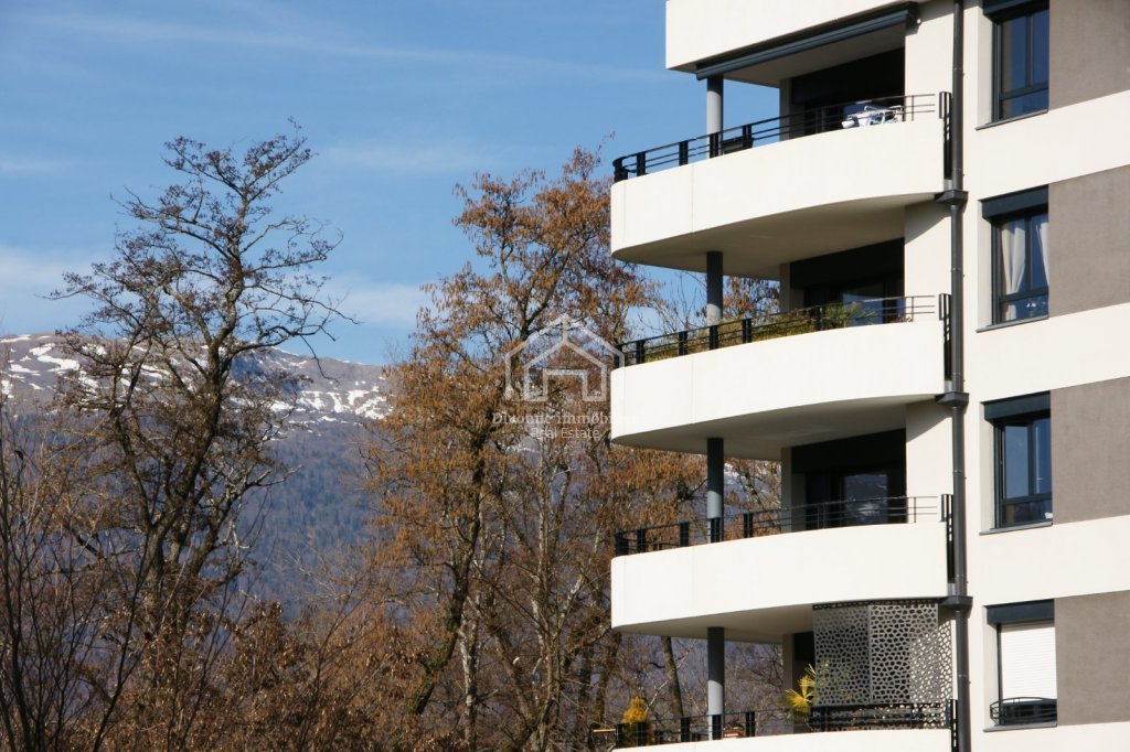 APPARTEMENT T5 A LOUER - ST GENIS POUILLY - 132.89 m2 - 2650€ charges comprises par mois