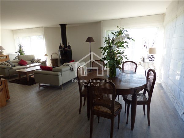 VILLA A LOUER - DIVONNE LES BAINS - 181.27 m2 - 3�650�&euro; charges comprises par mois