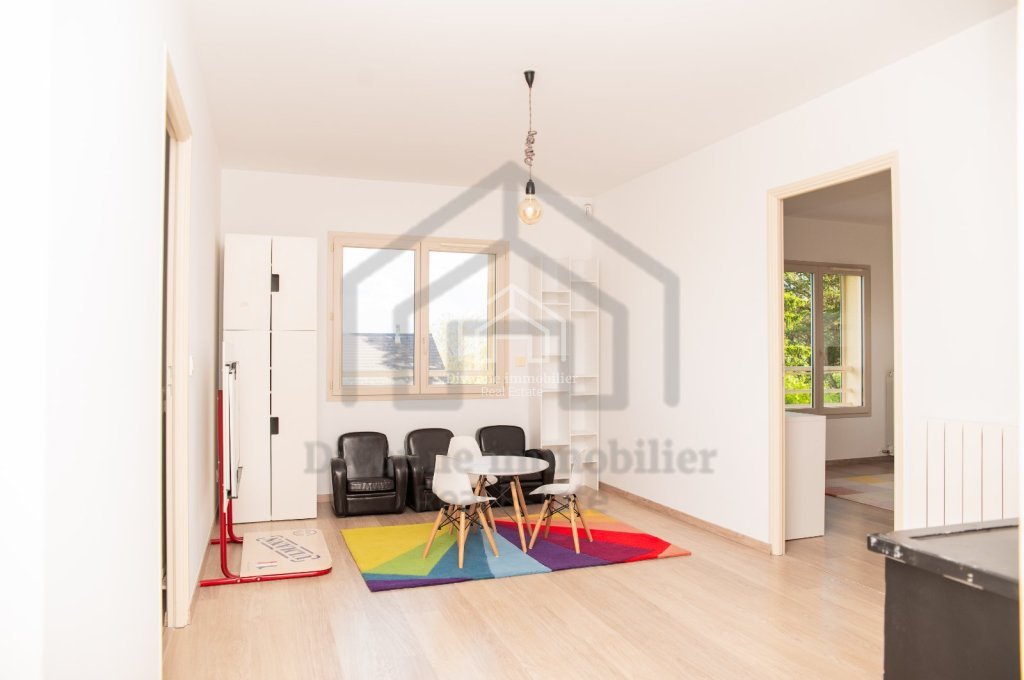 VILLA A LOUER - DIVONNE LES BAINS - 163.3 m2 - 3 990 &euro; charges comprises par mois