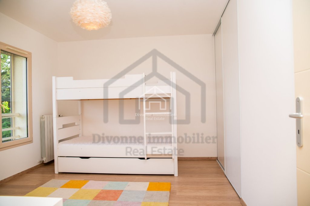 VILLA A LOUER - DIVONNE LES BAINS - 163.3 m2 - 3 990 &euro; charges comprises par mois