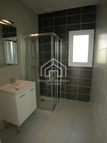 VILLA A LOUER - GEX - 123.1 m2 - 3 015 &euro; charges comprises par mois