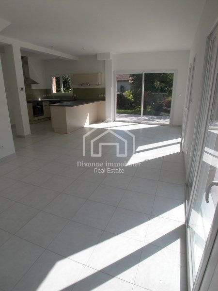 VILLA A LOUER - GEX - 123.1 m2 - 3 015 &euro; charges comprises par mois