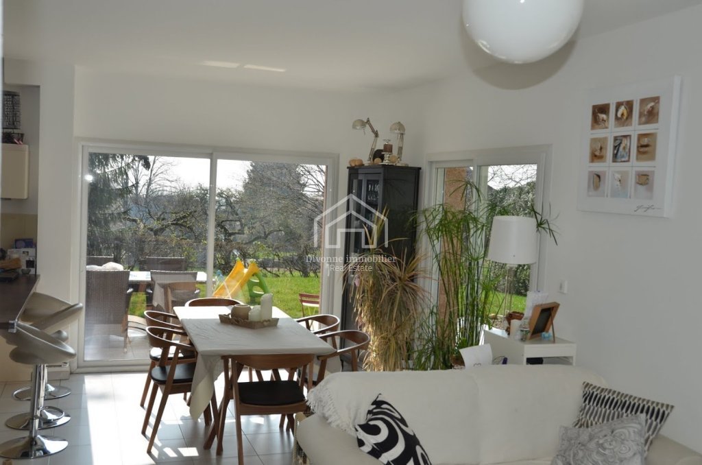 VILLA TO RENT - GEX - 123.1 m2 - 3 015 &euro; including tenant fees