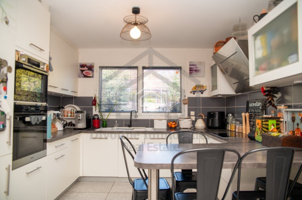 VILLA TO RENT - GEX - 136.21 m2 - 2�690�&euro; including tenant fees