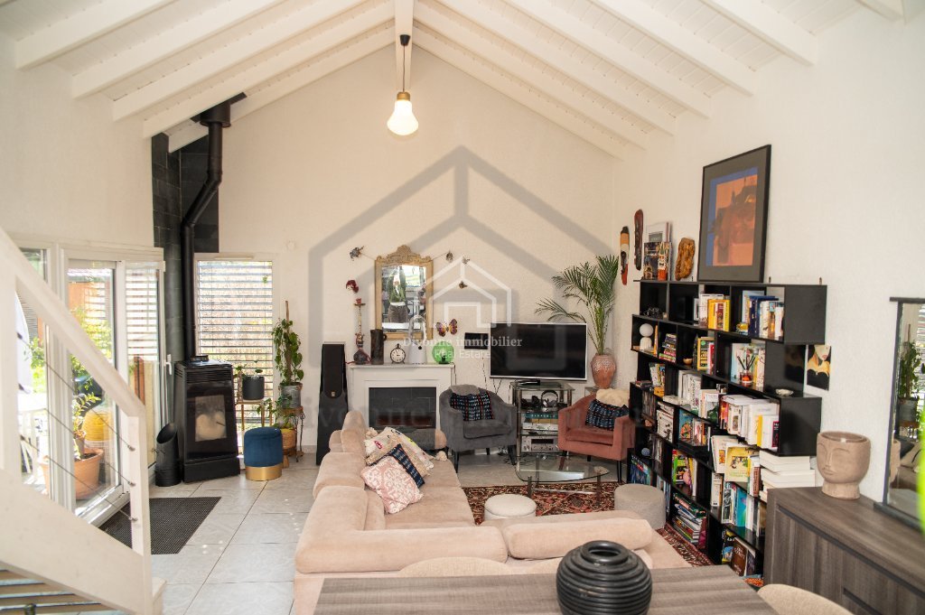 VILLA TO RENT - GEX - 136.21 m2 - 2�690�&euro; including tenant fees