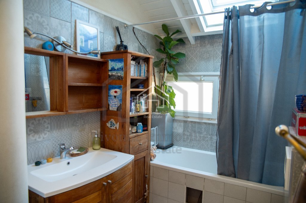 VILLA TO RENT - GEX - 136.21 m2 - 2�690�&euro; including tenant fees