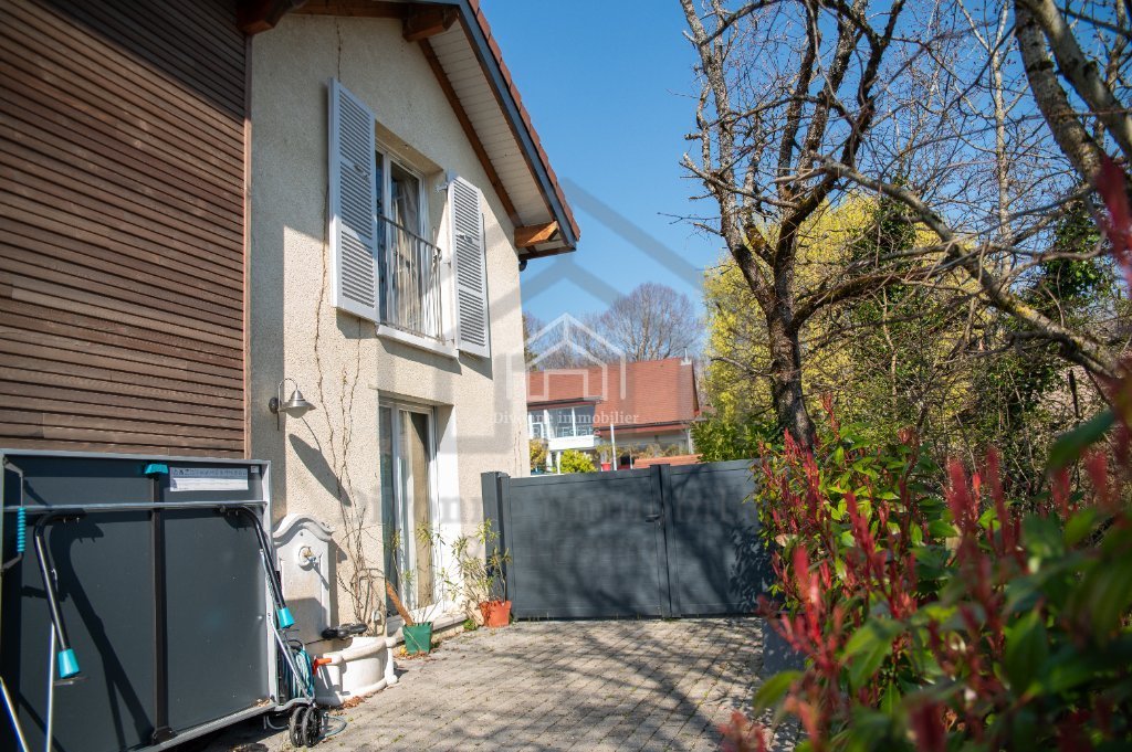 VILLA TO RENT - GEX - 136.21 m2 - 2�690�&euro; including tenant fees