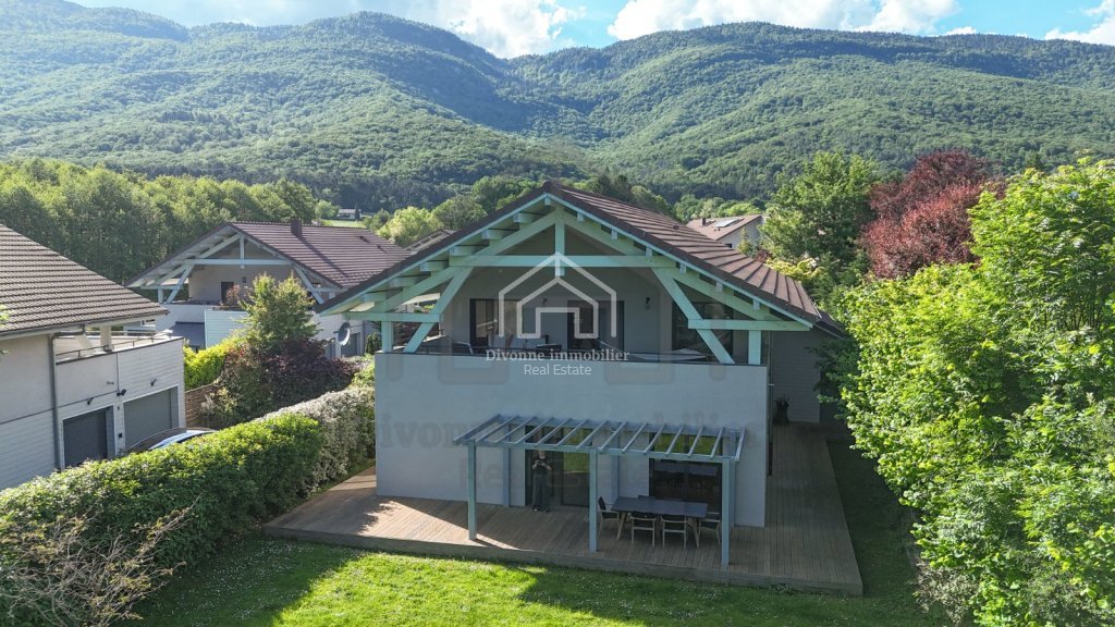 VILLA A VENDRE - DIVONNE LES BAINS - 233 m2 - 1 490 000 &euro;