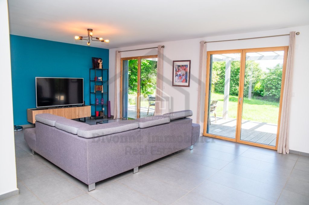 VILLA A VENDRE - DIVONNE LES BAINS - 233 m2 - 1 490 000 &euro;